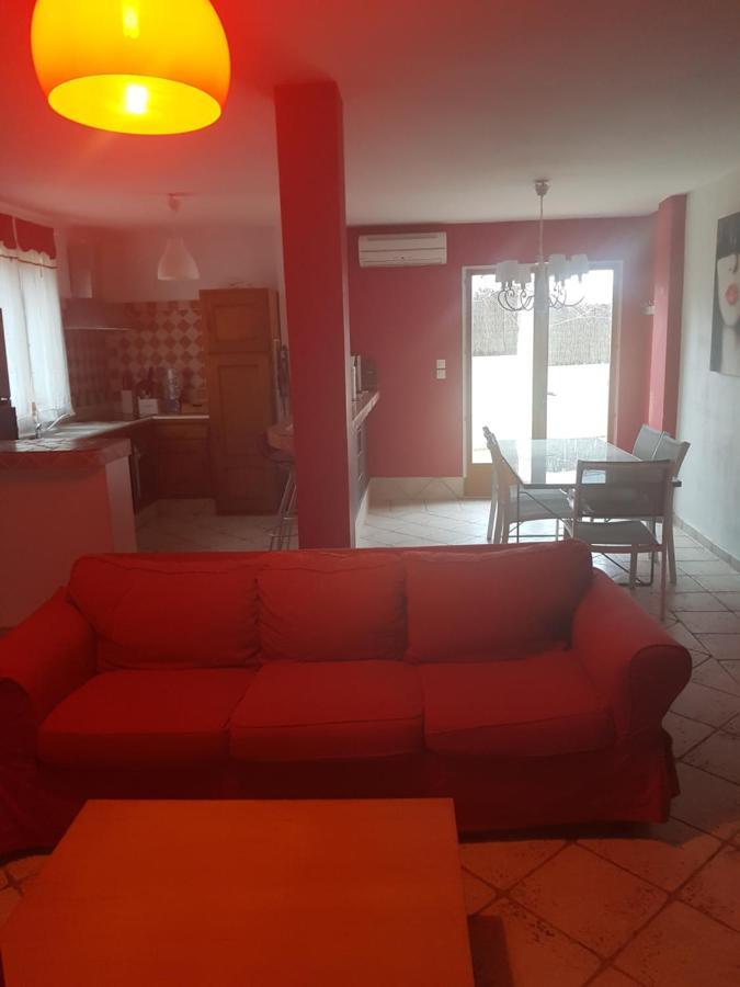 Haras Des Arcades Villa Perpignan Bagian luar foto